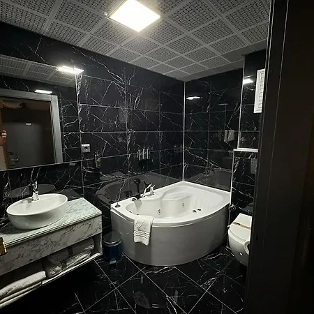 Bc Ruby Hotel